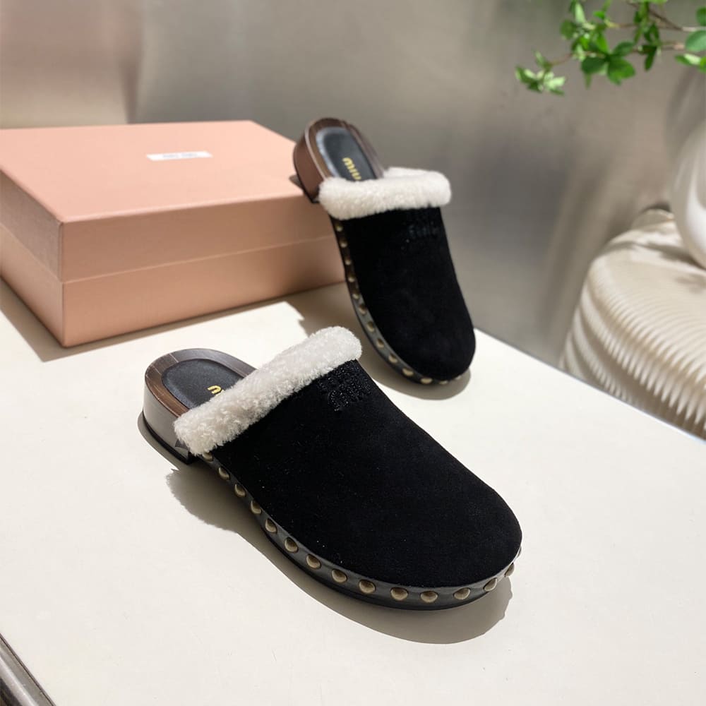 M1um1u Suede clogs