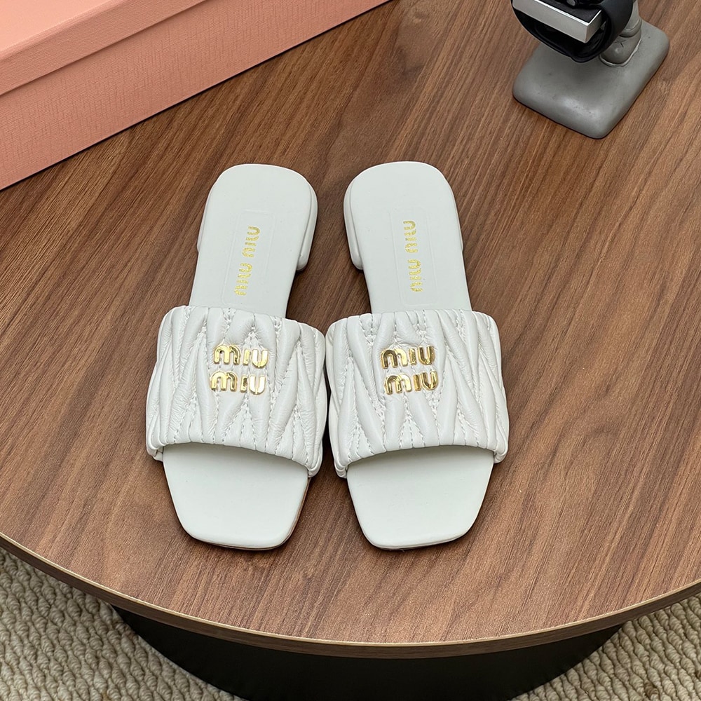 M1um1u Matelasse nappa leather slides (EU SIZE 35-42)