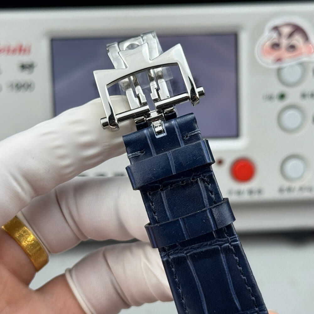 Vacheron C0nstan1n Overseas Chronograph