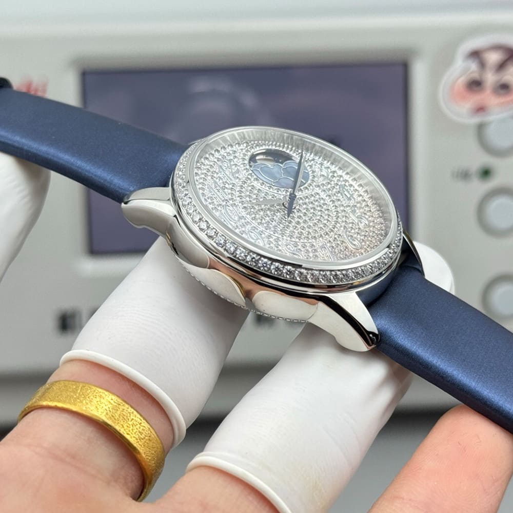Vacheron C0nstan1n Egerie Moon phase