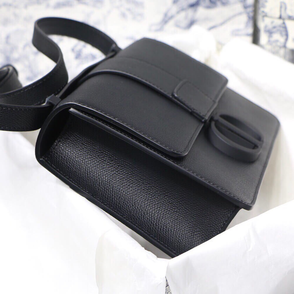 30 MONTAIGNE BAG