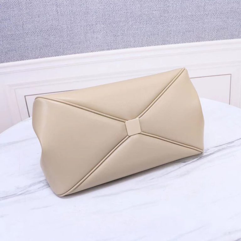 SMALL D10r KEY BAG