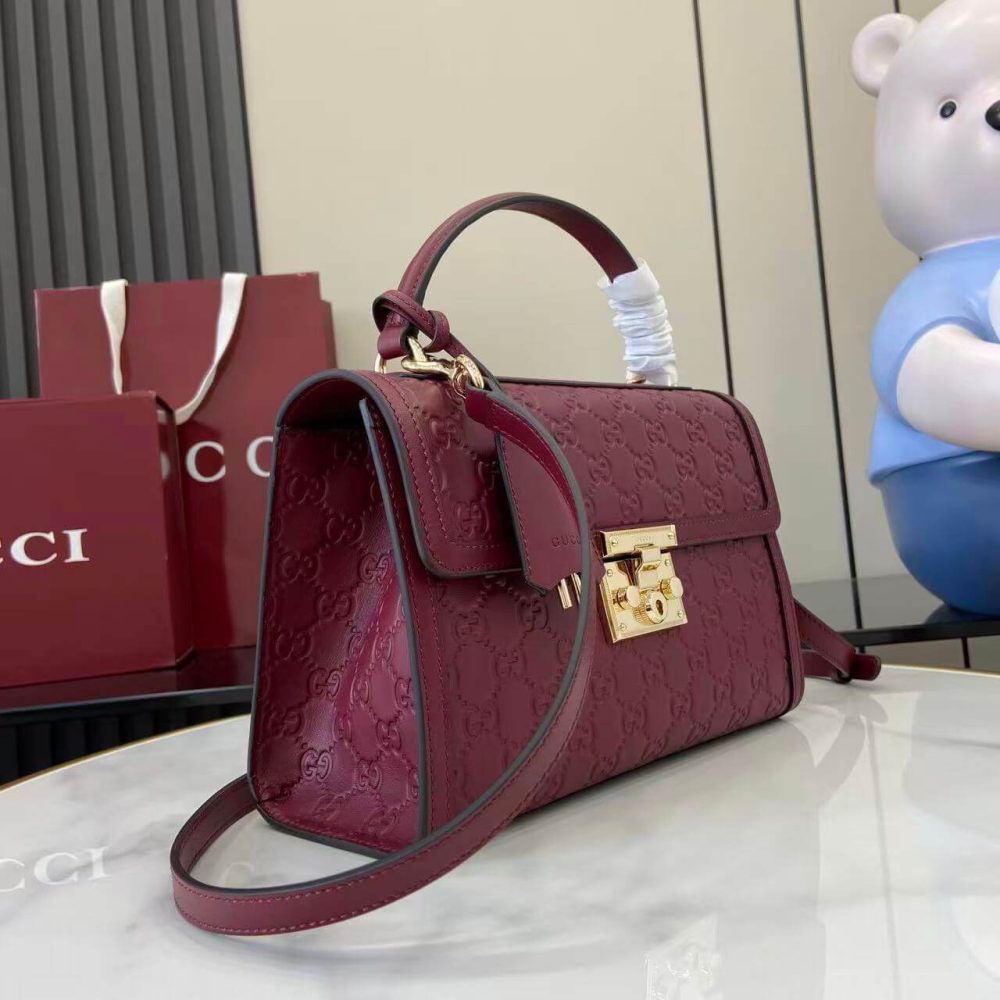 Gvc*1 PADLOCK MEDIUM TOP HANDLE BAG