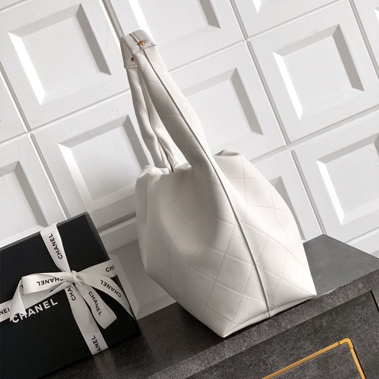 Ch**el LARGE HOBO BAG(HIGH-END GRADE)