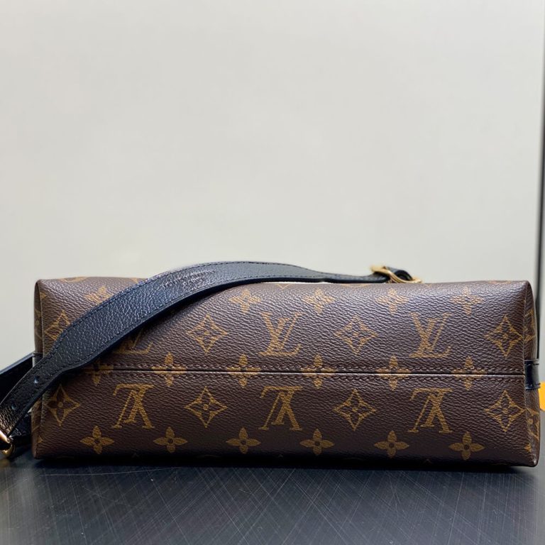 LV CARRYALL BB