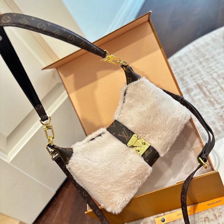 LV POCHETTE MIA Gloves
